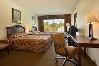Wynnwood Plaza Hotel - Newport News Dış mekan fotoğraf