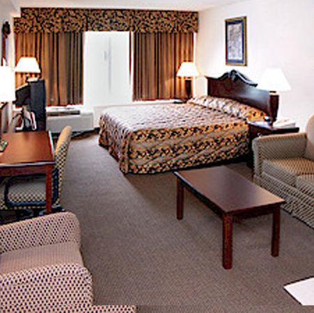 Wynnwood Plaza Hotel - Newport News Oda fotoğraf